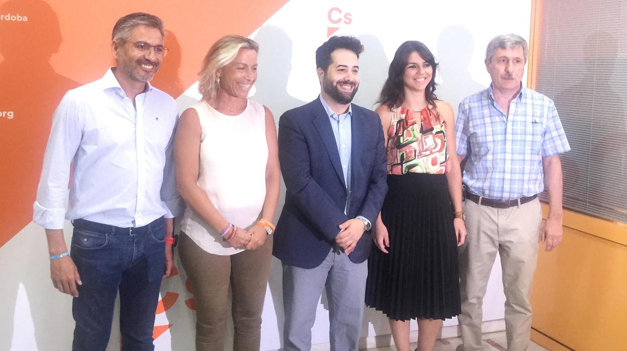 Emiliano Pozuelo, Isabel Albás, Francisco Carrillo, Purificación Joyera y José Alza en la sede de Ciudadanos