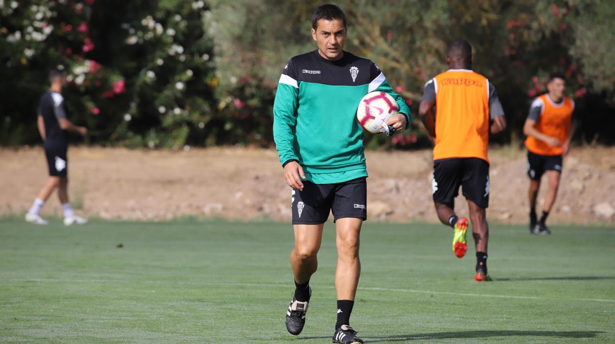 Córdoba CF | Francisco cuida hasta el último detalle en Montecastillo