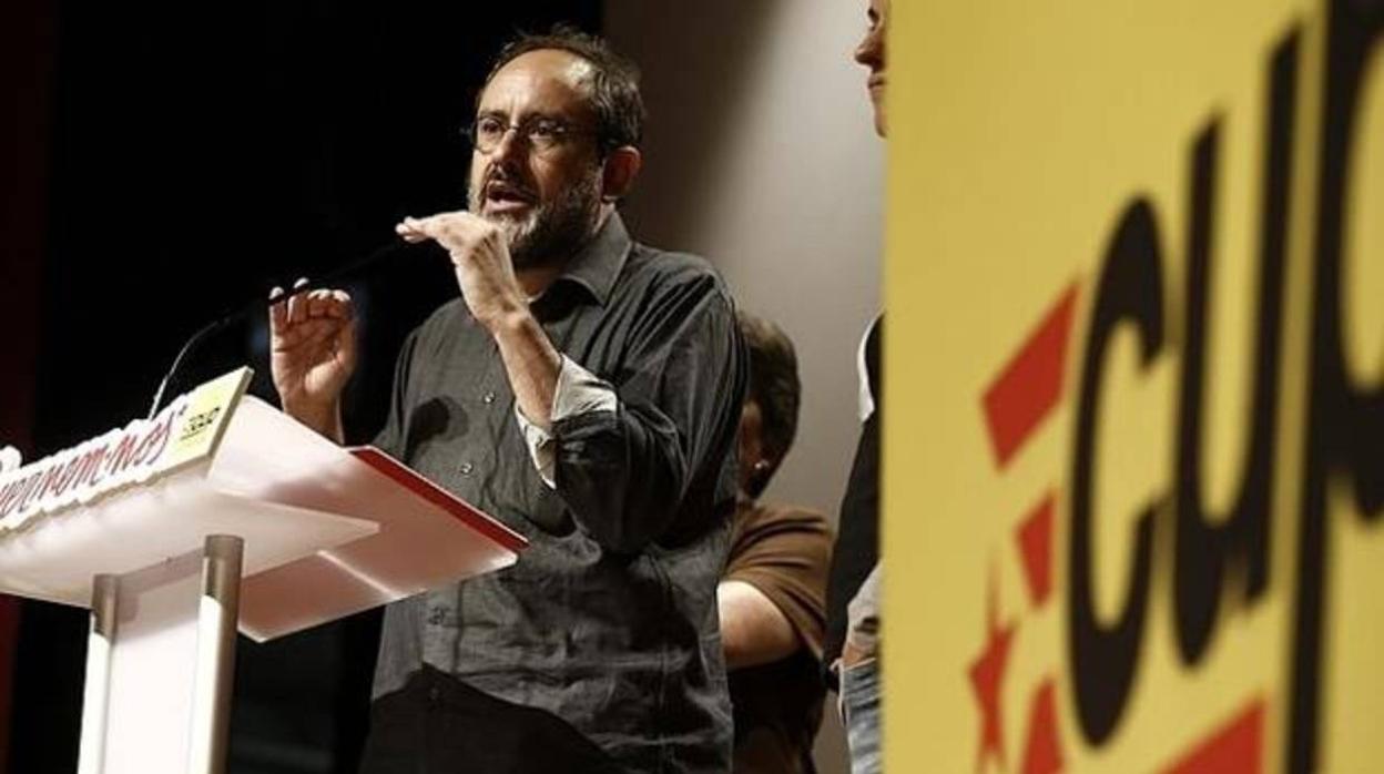 Antonio Baños, líder de la CUP, una de las organizaciones independentistas firmantes.