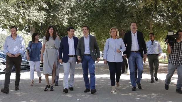 Casado cierra filas con Juanma Moreno y no descarta un acuerdo de gobierno con Ciudadanos en Andalucía