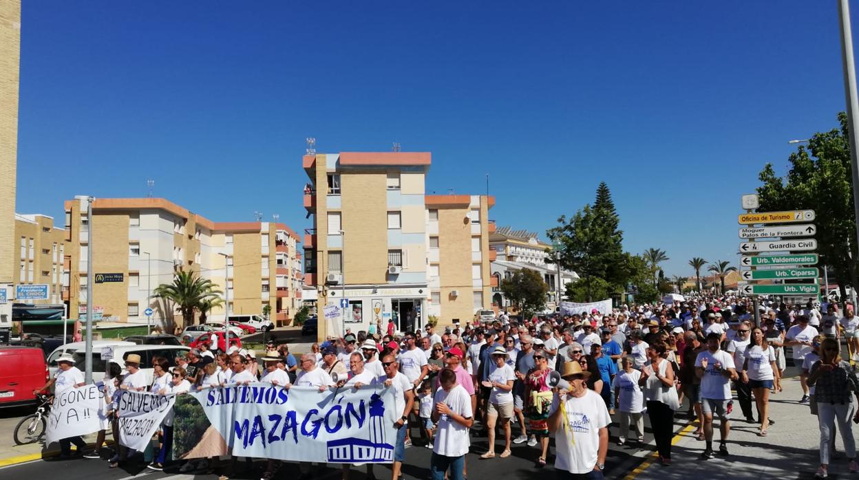 Concentración ciudadana por las calles de Mazagón