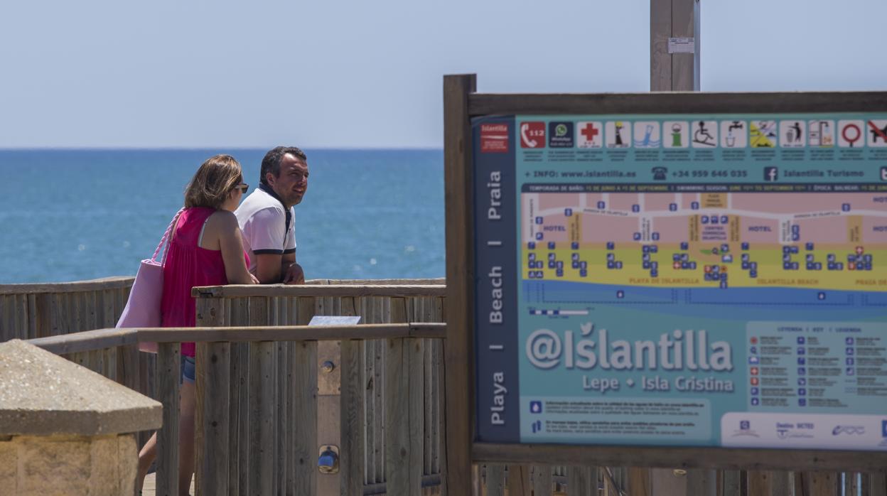 La rotura de una tubería deja sin agua a miles de personas en playas de Lepe e Isla Cristina