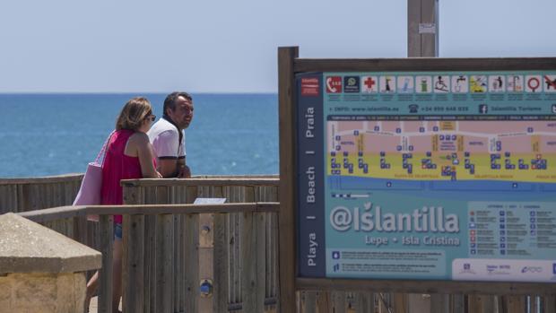 La rotura de una tubería deja sin agua a miles de personas en playas de Lepe e Isla Cristina