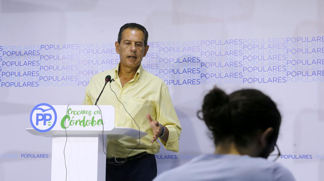 Rafael Merino, en una rueda de prensa en la sede del PP