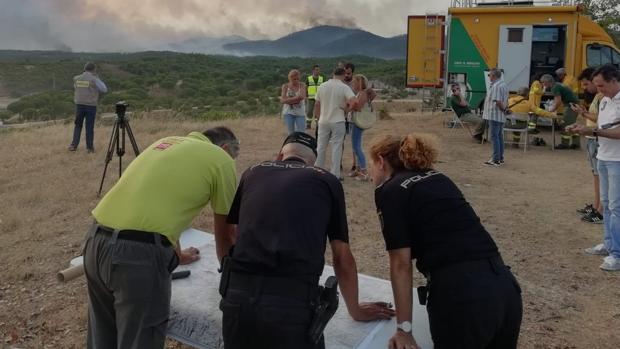 El incendio de Moguer ha obligado a desalojar 20 viviendas