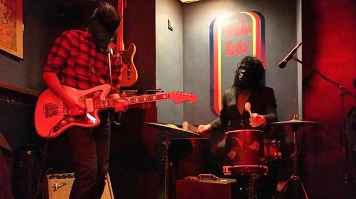 Concierto en el bar Ruido Rosa de Granada, que cerró y ha vuelto a abrir sus puertas.