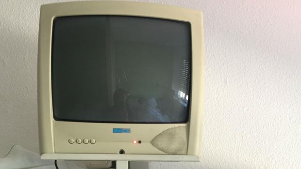 Cara y cruz de los hospitales de Jaén: televisión gratuita y habitaciones con tres camas