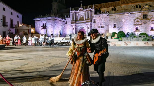 La Catedral de la Sierra arropa la representación de «La Vaquera de la Finojosa»