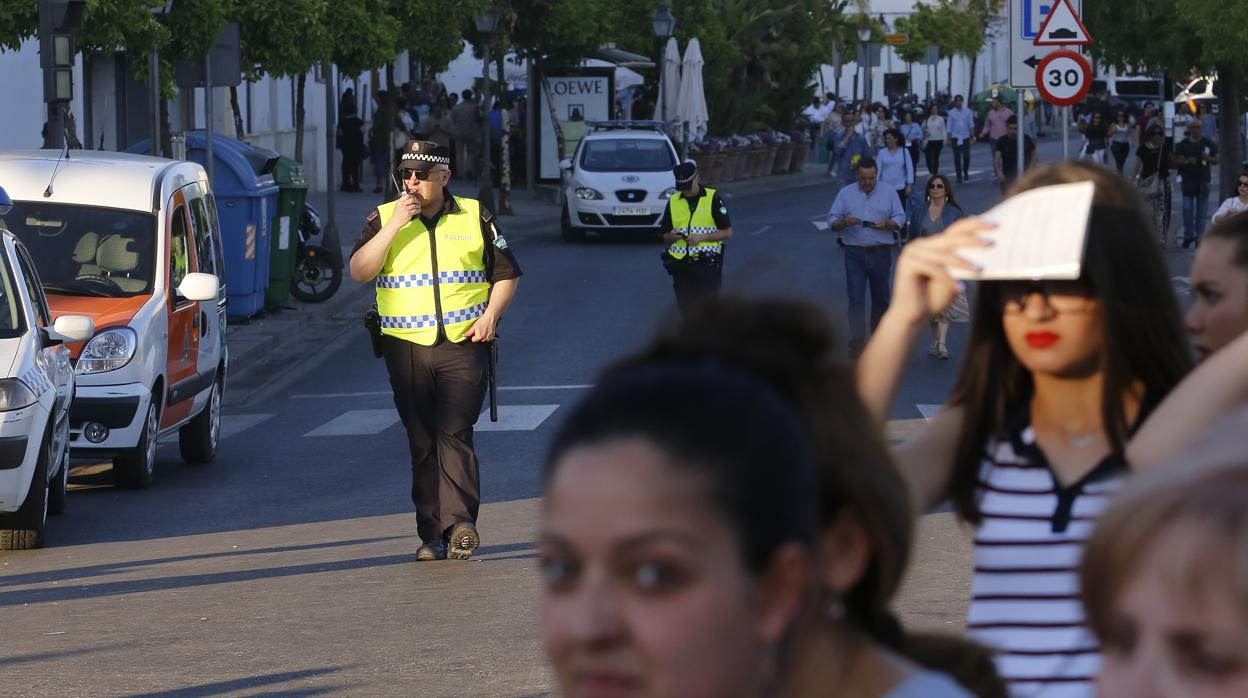 Un agente de la Policía Local durante una procesión