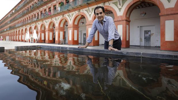 Nieto, exalcalde de Córdoba: «El PP perdía apoyo mes a mes en las encuestas y Casado ha roto eso»