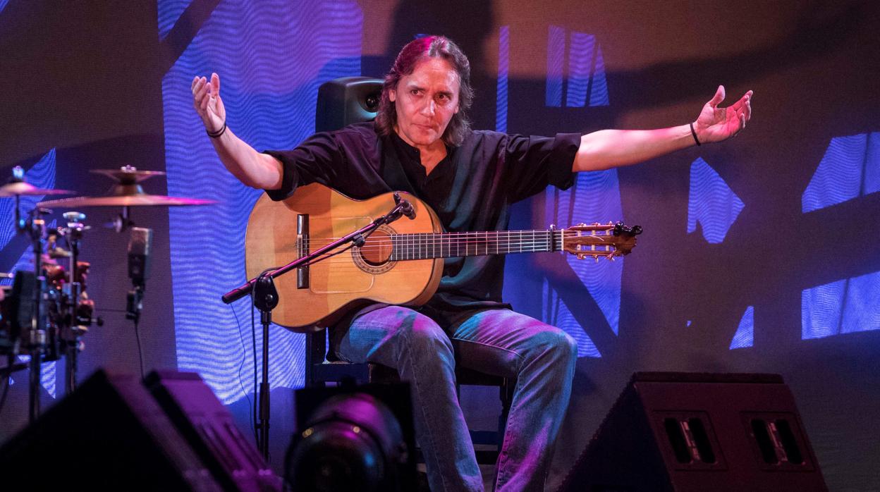 El guitarrista Vicente Amigo anoche durante su actuación en el 58 Festival del Cante de la Minas de La Unión