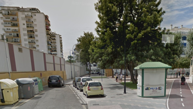 Un hombre en la calle en Mijas: «¿Dónde está mi mujer que vengo a matarla?»
