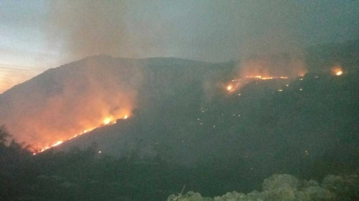 Imagen del incendio de la Sierra de Lastra