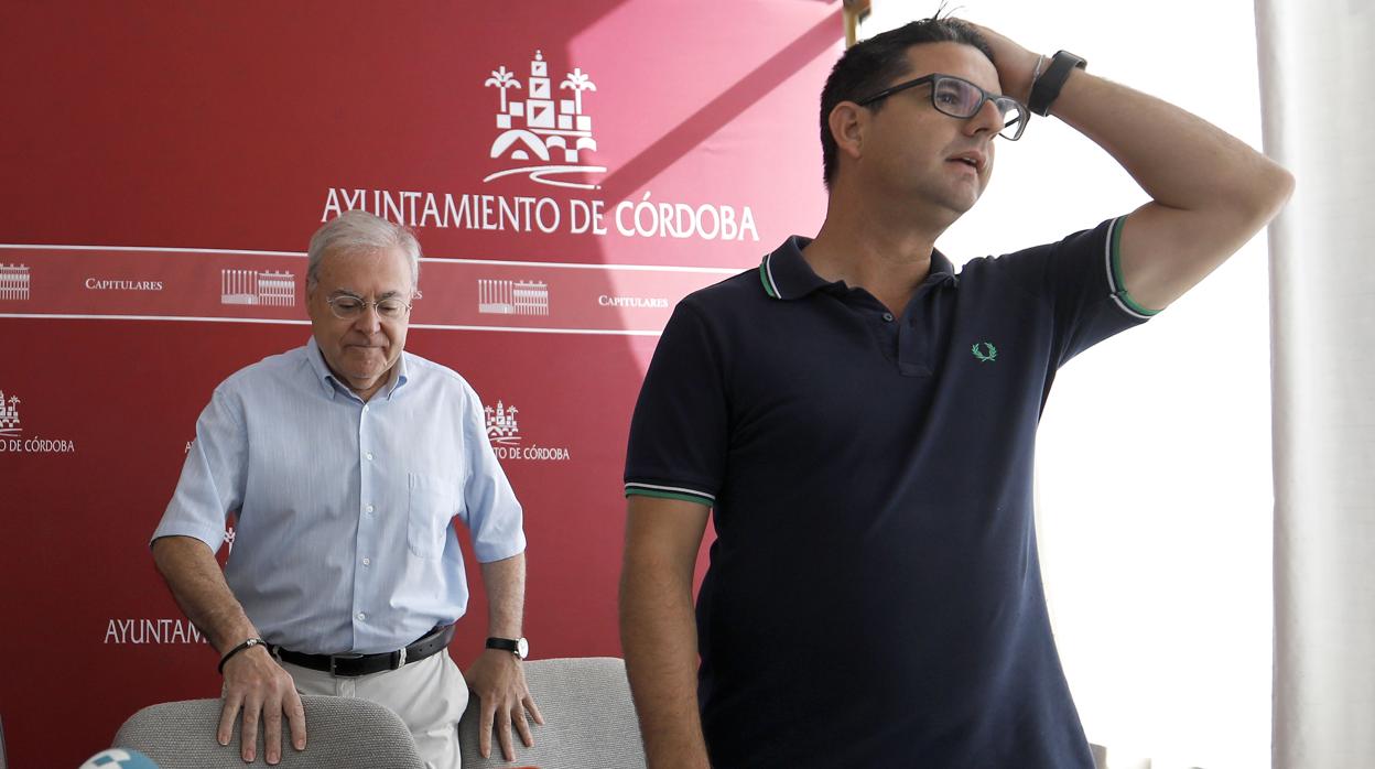 Emilio Aumente y Pedro García, en una rueda de prensa conjunta en el Ayuntamiento