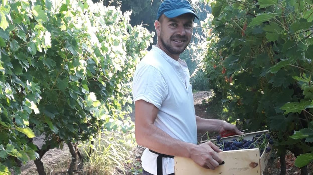 José Francisco Alcalá, uno de los vendimiadores que acudirá a Francia a la recogida de uva