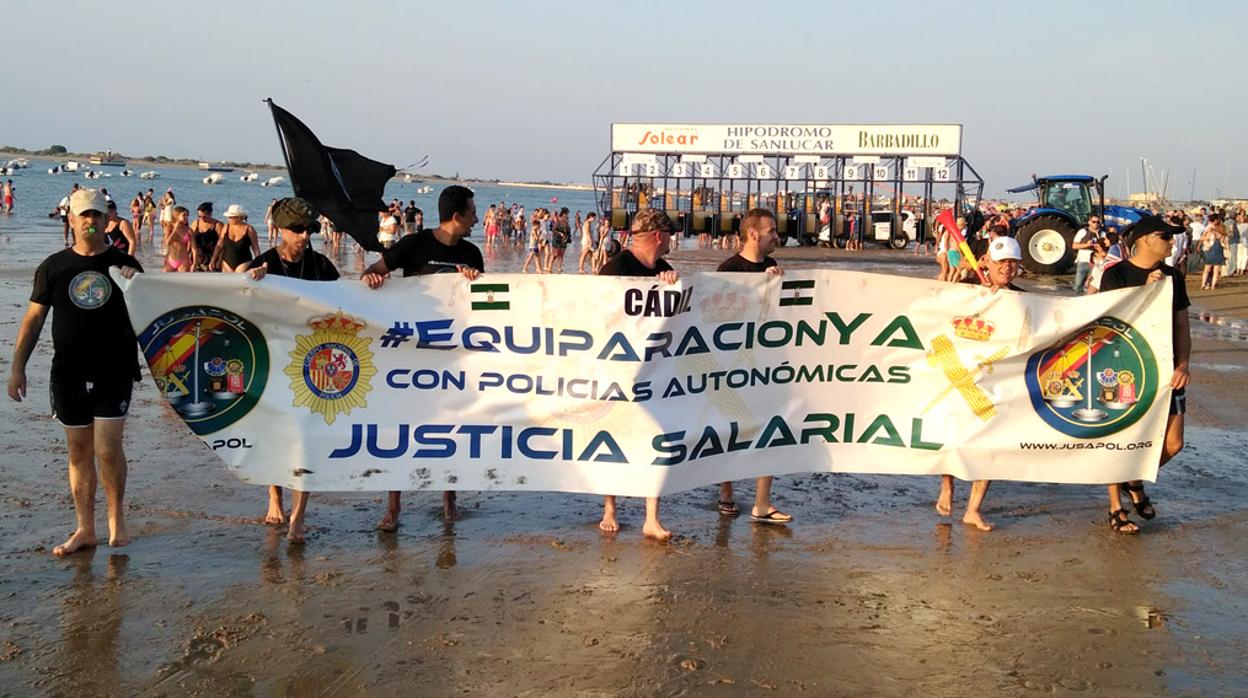 Protesta de los agentes en las carerras de Sanlúcar