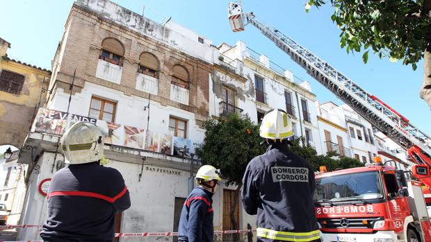 El PP de Córdoba critica el «postureo» del gobierno local con las plazas de bomberos-conductores