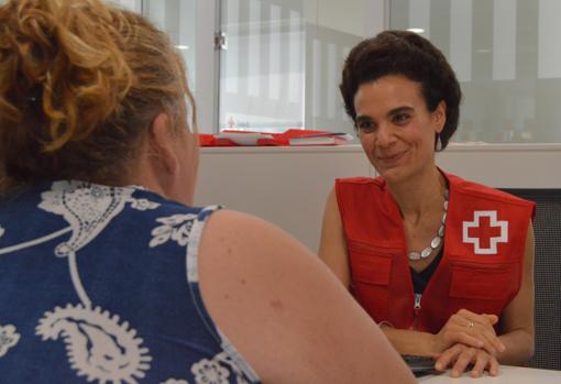 Uno de los servicios de atención a mujeres en la Cruz Roja