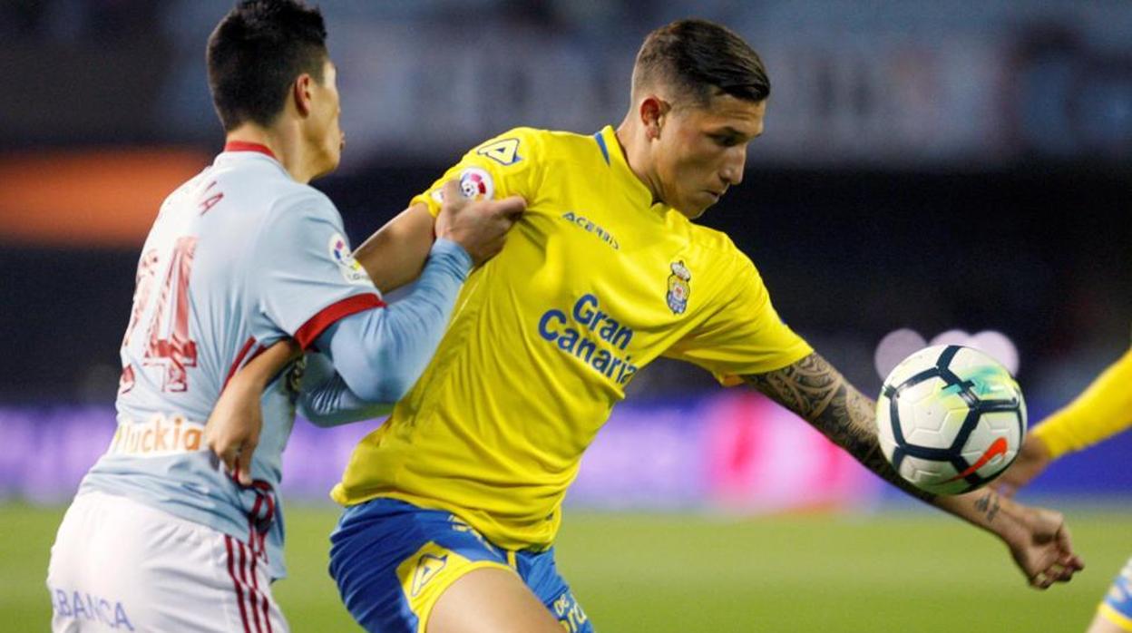 Erik Expósito durante el partido de Las Palmas ante el Celta de Vigo