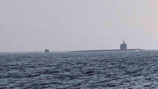 El submarino nuclear «Newport News» abandona la base naval de Gibraltar