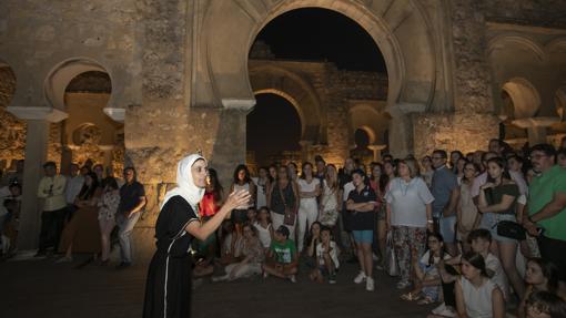 Visita nocturna teatralizada en Medina Azahara