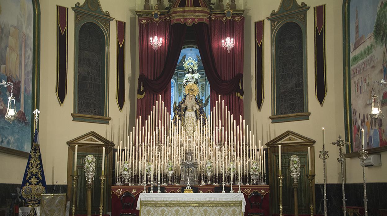 Altar de triduo de la Virgen de la Piedad