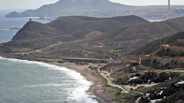 El alcalde de Carboneras pide convertir El Algarrobico en una residencia de ancianos