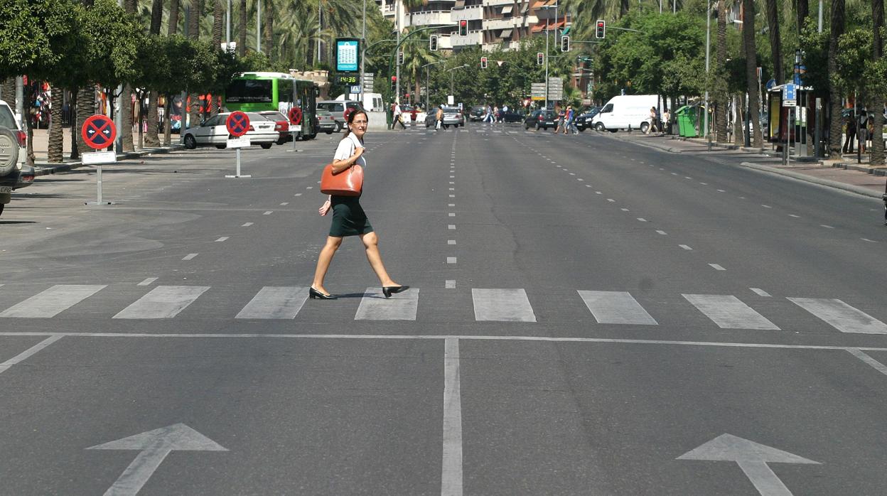 Corte de tráfico en la avenida de la Victoria por el día sin coches