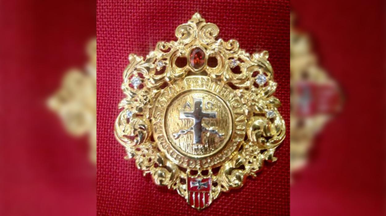 Broche regalado a la Virgen de la Merced por la Pastoral Penitenciaria