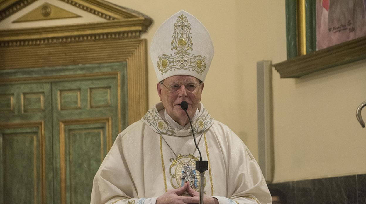 Carlos AmigoVallejo, durante su eucaristía