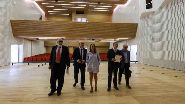 Los empresarios de Córdoba le piden a la Junta y al Ayuntamiento promoción del Palacio de Congresos