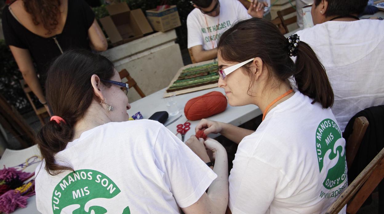 Protesta en 2012 de un centro de educación especial de sordociegos en Sevilla