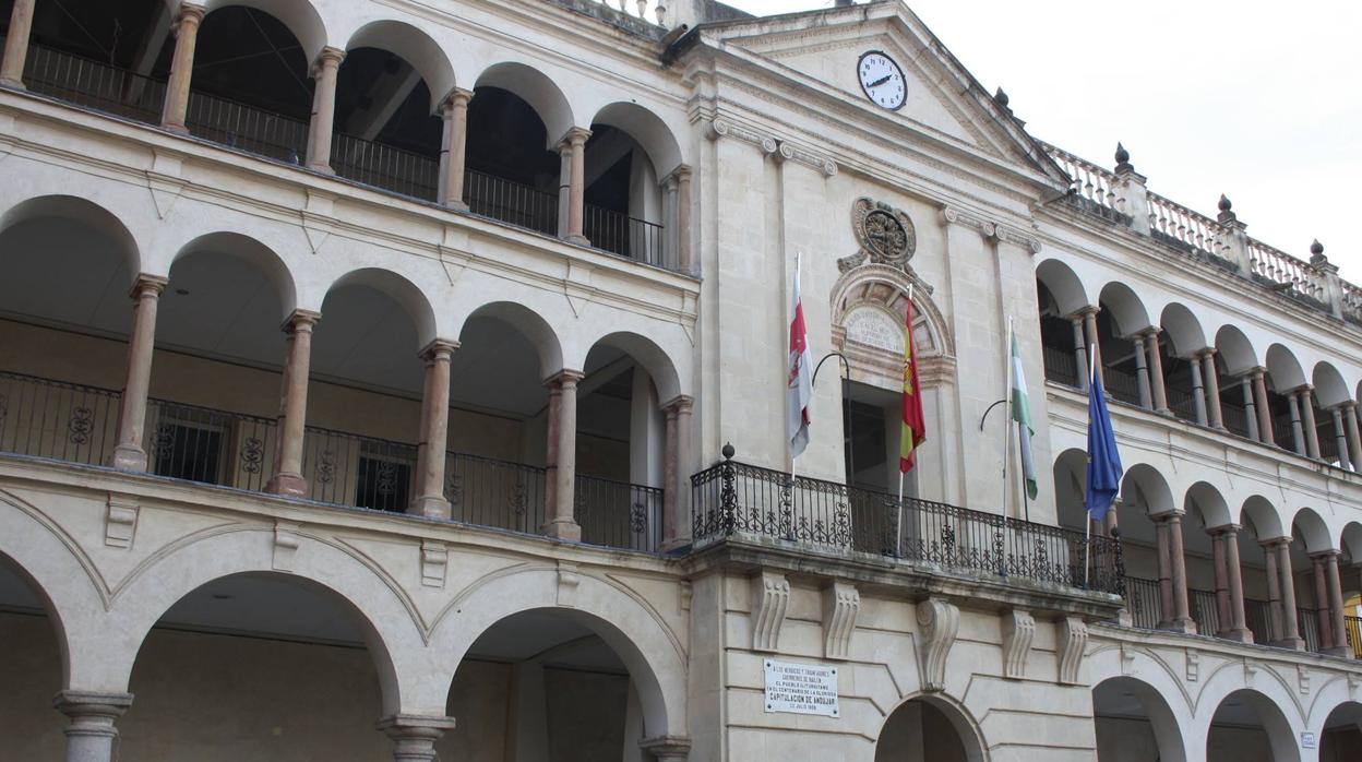 Ayuntamiento de Andújar, del que depende administrativamente la entidad local autónoma de La Ropera