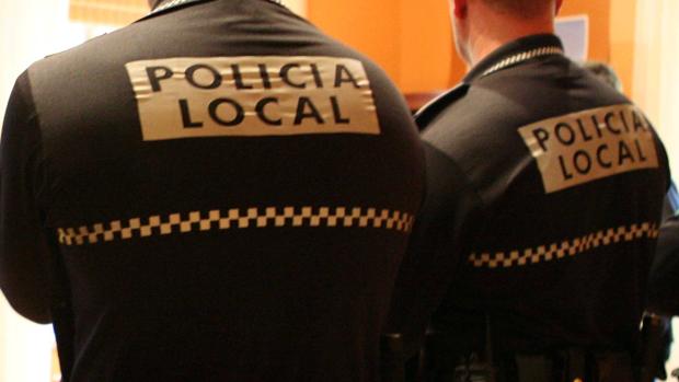 Dos policías locales, heridos en un accidente al perseguir a contrabandistas en La Línea