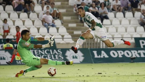 El Córdoba CF encuentra por fin el camino de la victoria frente a la UD Almería (1-0)