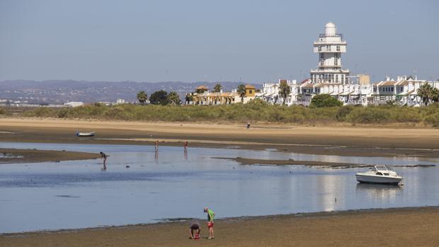 Citan a declarar a ocho cargos públicos por vertidos de aguas fecales a las marismas de Isla Cristina