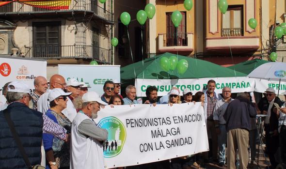 Médicos de Málaga montan un consultorio de campaña para criticar la precariedad