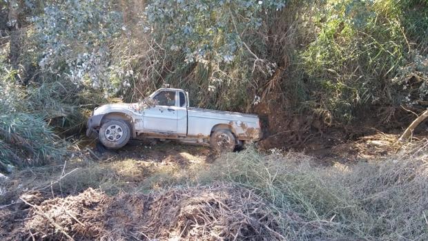 Herido tras caer con un todoterreno por un barranco en Jimena de la Frontera