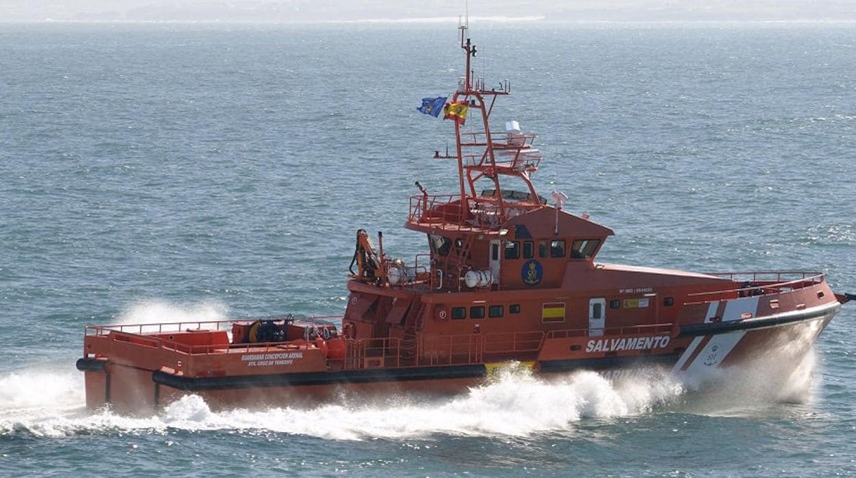 Imagen de la embarcación Concecpión Arenal de Salvamento Marítimo en el Estrecho.