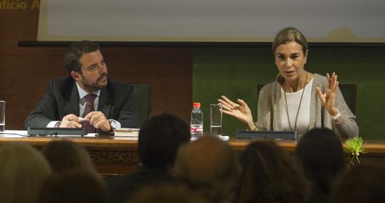 Carmen Posadas y Fernando del Valle durante la presentación