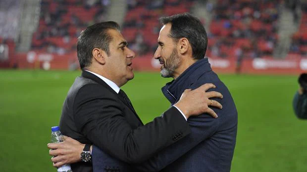El consejo del Córdoba CF se reúne para destituir a Sandoval con Curro Torres en la recámara