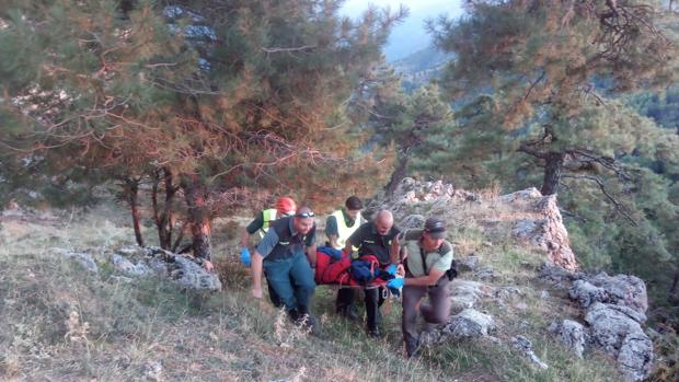 Espectacular rescate de dos senderistas en un peligroso barranco del parque de Cazorla, Segura y Las Villas