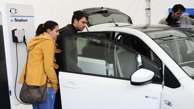 Córdoba tiene sólo 19 puntos públicos de recarga de coches eléctricos