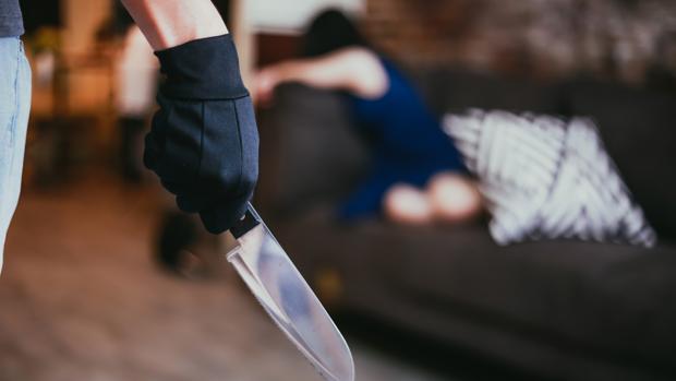 Condenan a un joven de Lepe a seis años de cárcel por tratar de matar a cuchilladas y asfixiar a una chica