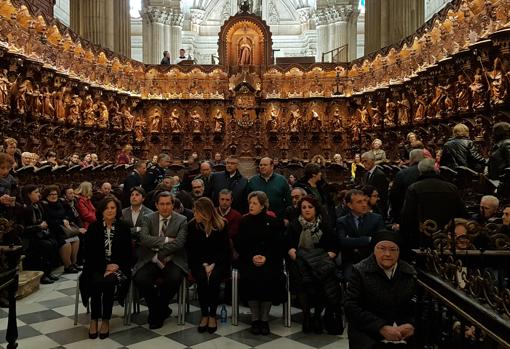 Susana Díaz y diversos representantes políticos han asistido a la misa.