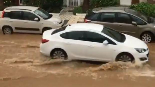 Noche de rayos y fuertes lluvias en Málaga que dejan numerosas incidencias