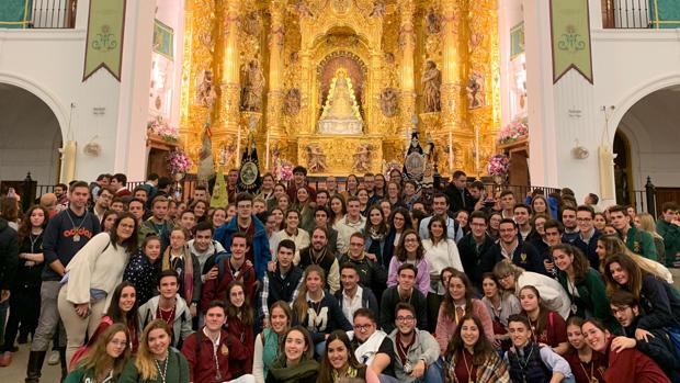 Los jóvenes cofrades de la Diócesis de Córdoba se reencuentran con la Virgen del Rocío