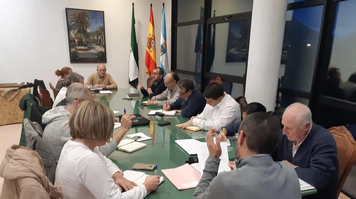 Imagen de la reunión celebrada este martes en el Ayuntamiento de La Línea de la Concepción.