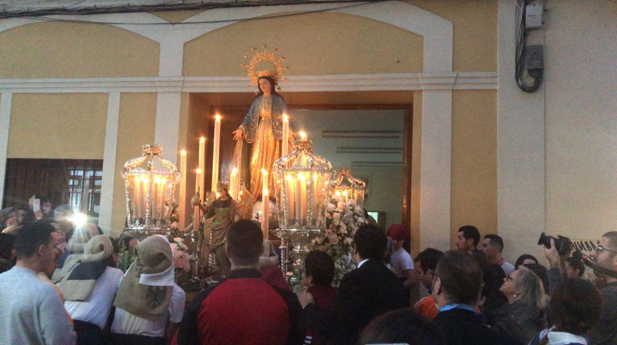 Salida procesional de la Virgen de la Medalla del colegio de la Milagrosa de Córdoba