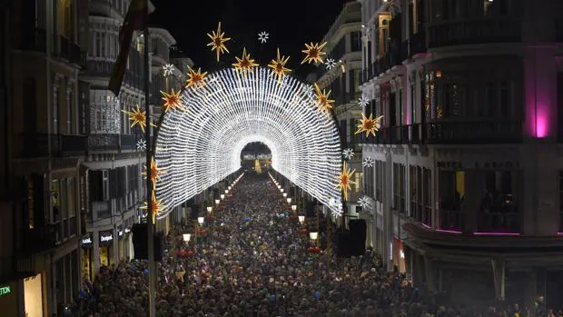 Málaga enciende su alumbrado de Navidad el 30 de noviembre y añade un pase a su espectáculo de luces